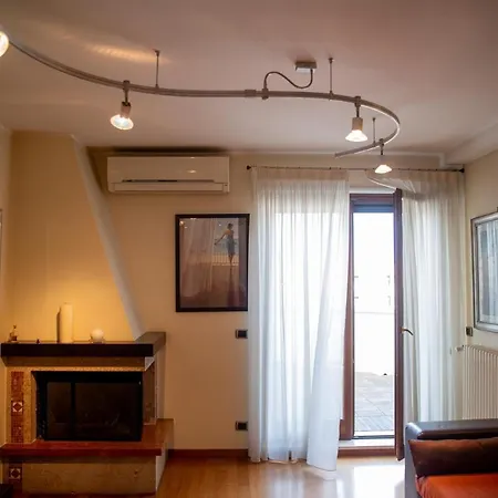Gateway Airport Elegant Flat With Car Park Apartment