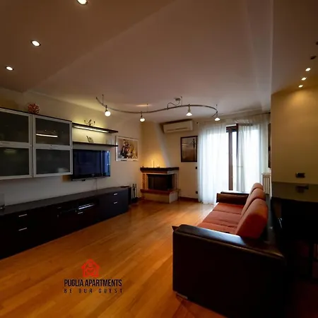 Gateway Airport Elegant Flat With Car Park Apartment Bari