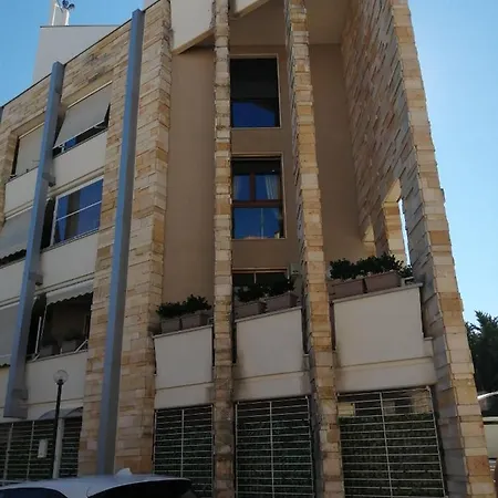 Gateway Airport Elegant Flat With Car Park Bari