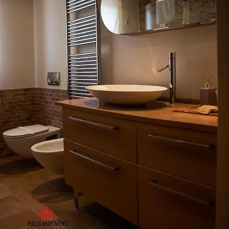Gateway Airport Elegant Flat With Car Park Apartment Bari